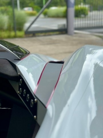 Détail de carrosserie et cockpit du prototype TERNARIO